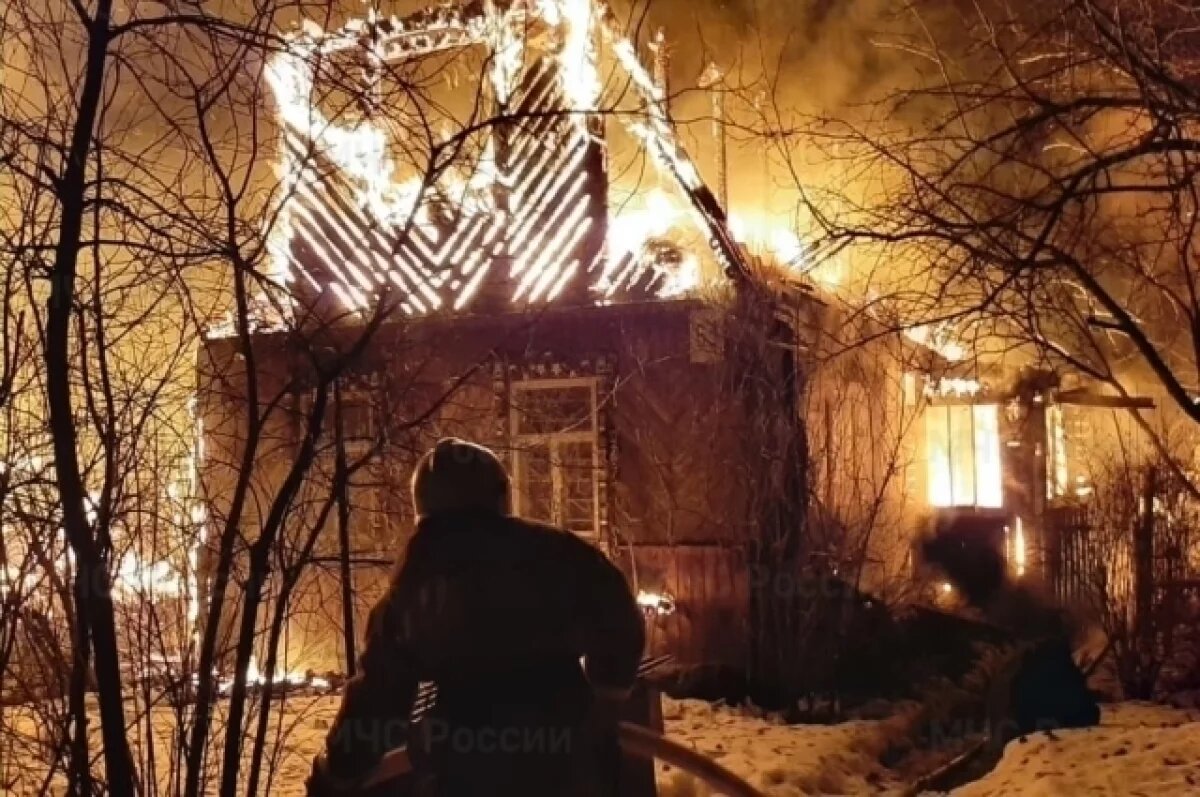    10 пожаров потушили за сутки на Среднем Урале, один человек погиб