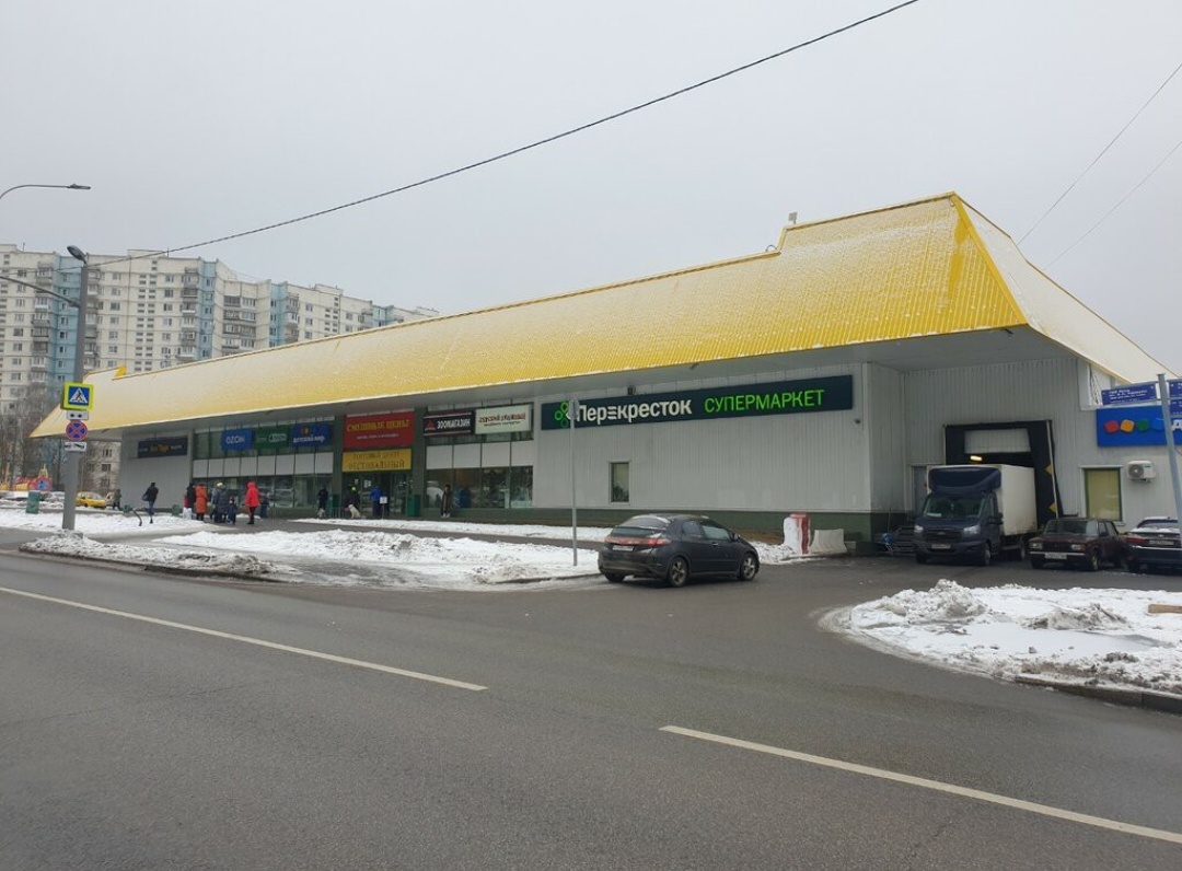 Нашла в Яндекс картах это здание, теперь называется торговый центр Фестивальный 😅