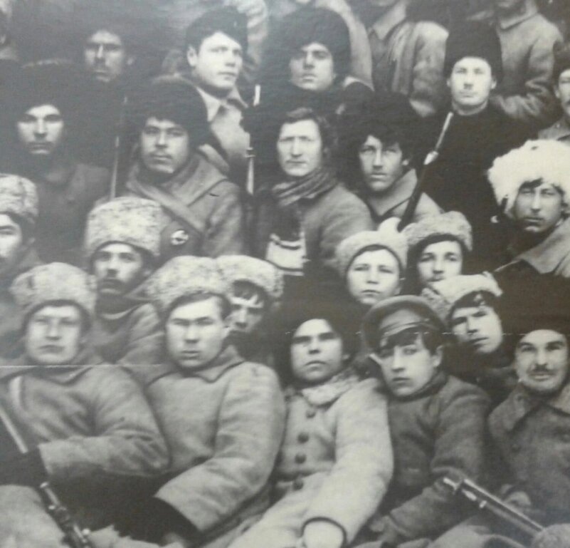 Петроградский продотряд в Ставропольском уезде Самарской губернии весной-осенью 1919 года. Из статьи Григория Циденкова про будни продразвёрстки на селе: https://dzen.ru/a/ZW1sq2SblVzTtnvc