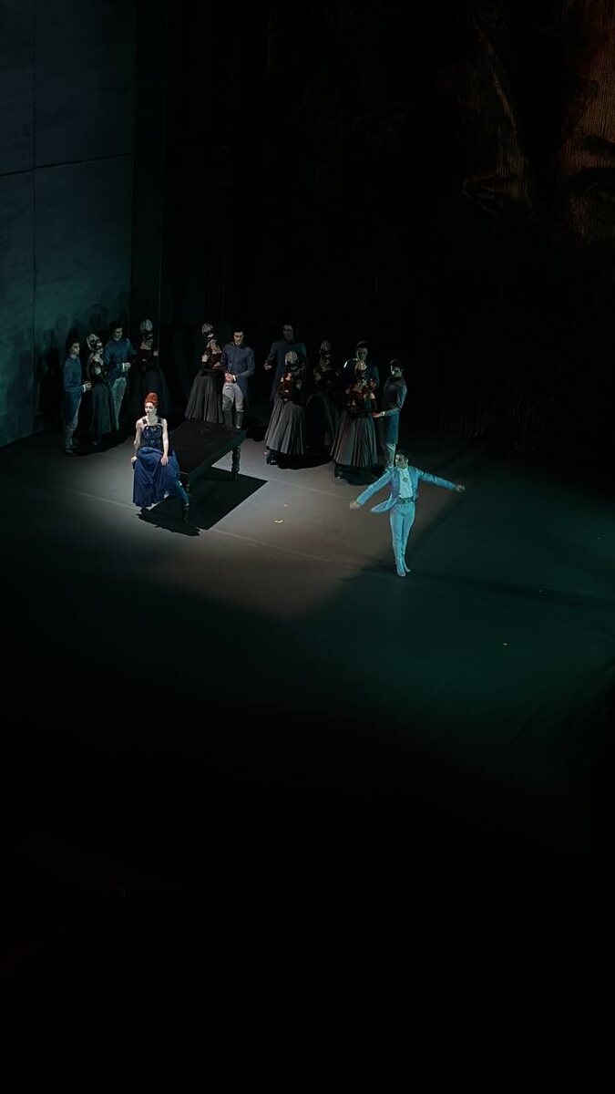 Графиня в молодости — Алёна Ковалёва. Сен-Жермен — Александр Водопетов.