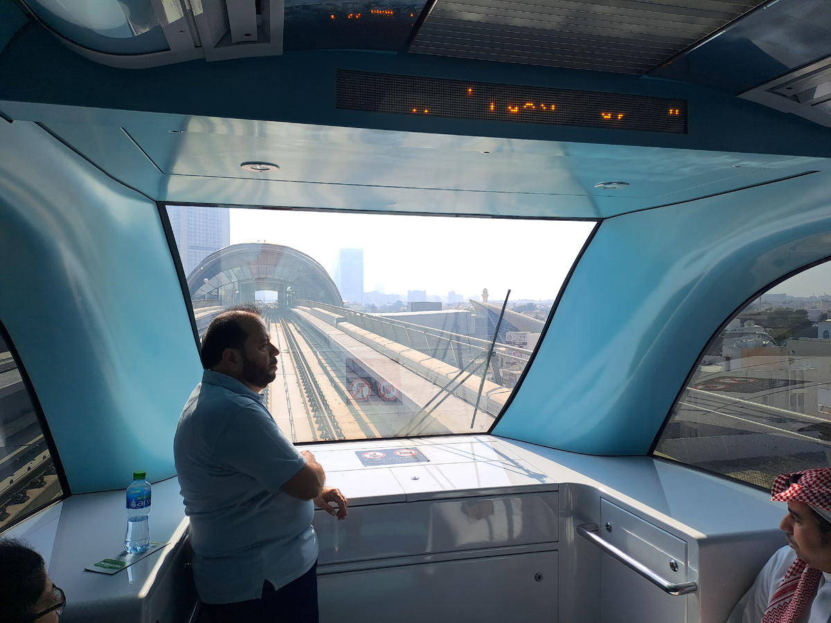 Первый вагон дубайского метро для ВИП персон