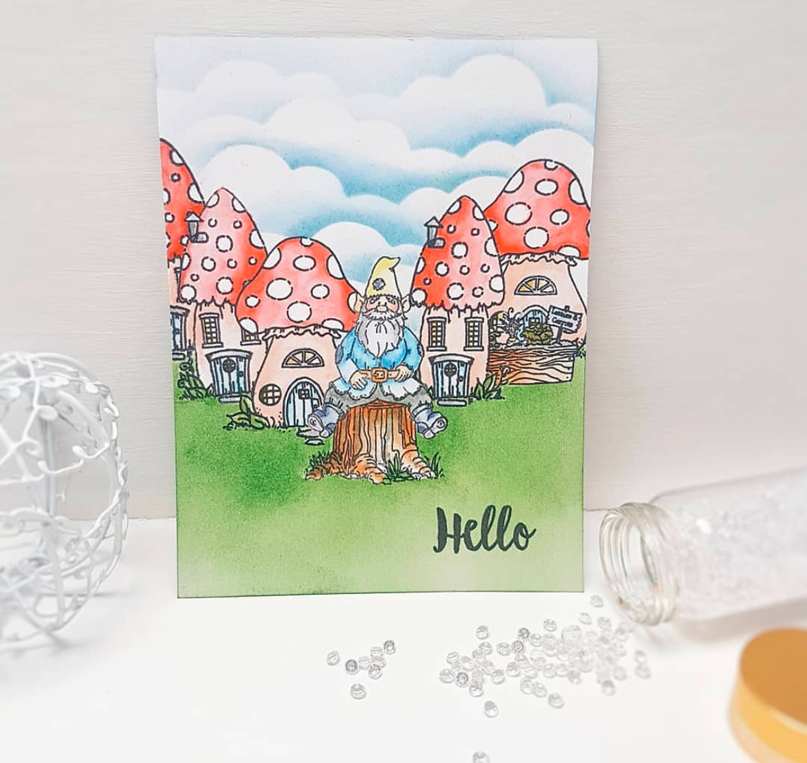 Тонировка фона чернилами distress ink 