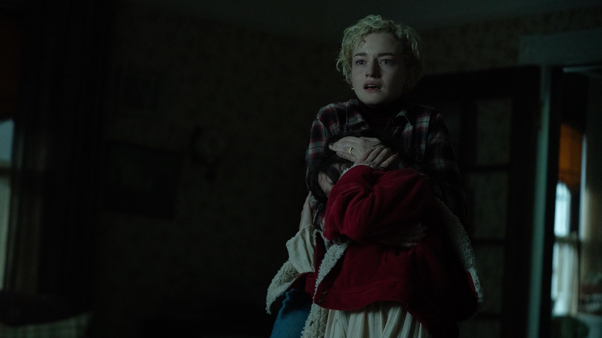 «Вульфмен» меньше похож на современные фильмы про оборотней типа «Другой мир» или «Братство волка», а больше напоминает классические ужасы, на подобии «Американский оборотень в Лондоне» (1981) или «Волк» (1994).