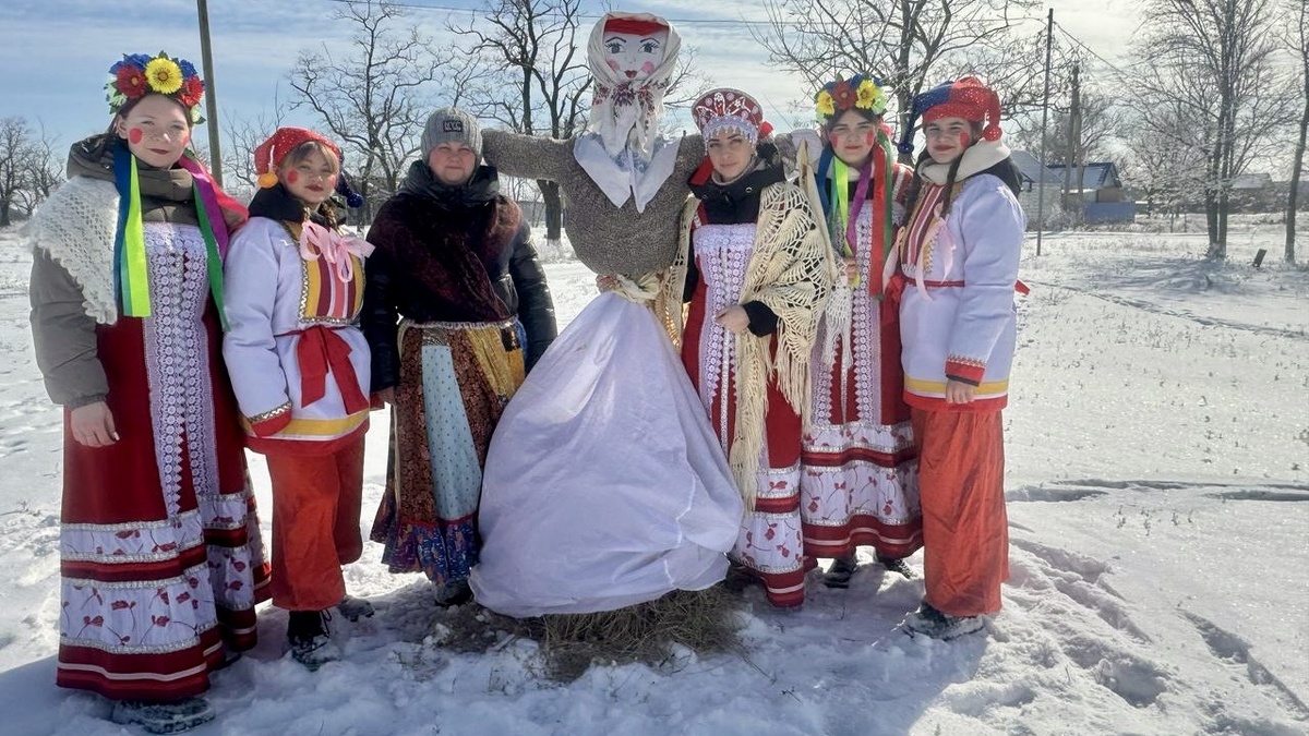 Проводы Масленицы в Мокро-Ельмутянском сельском поселении Пролетарского района Ростовской области. Фото сестры Ангелины