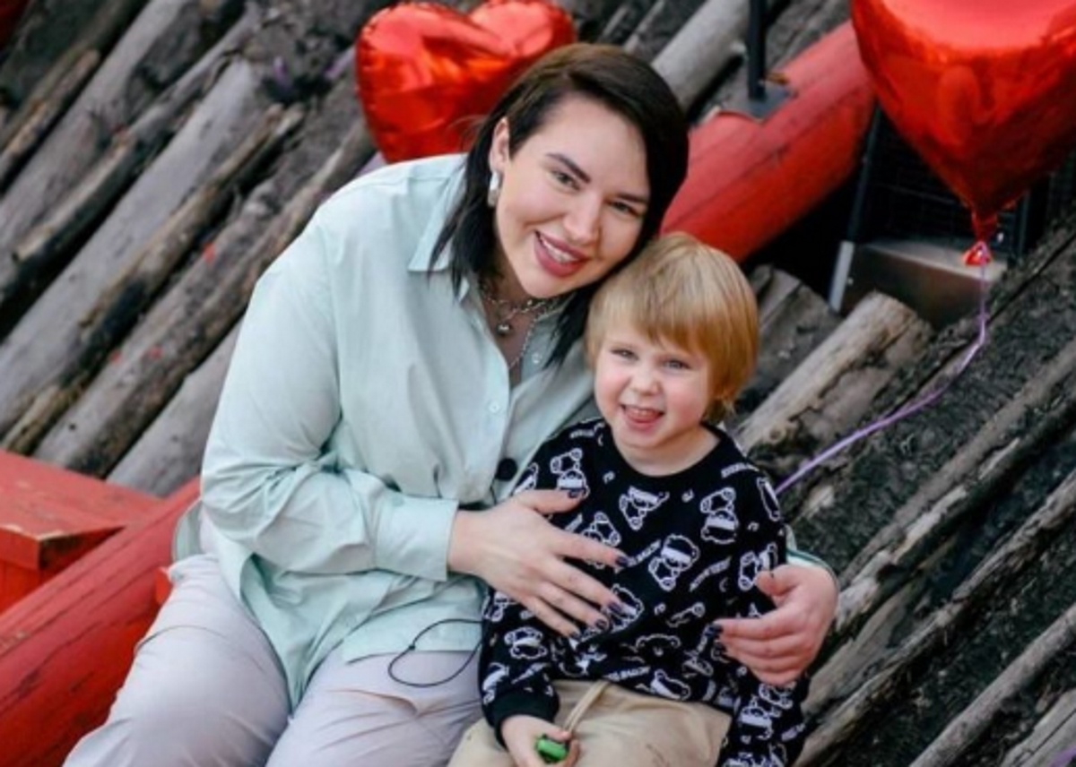 Саша Черно с сыном Стефанов. Фото: соцсети