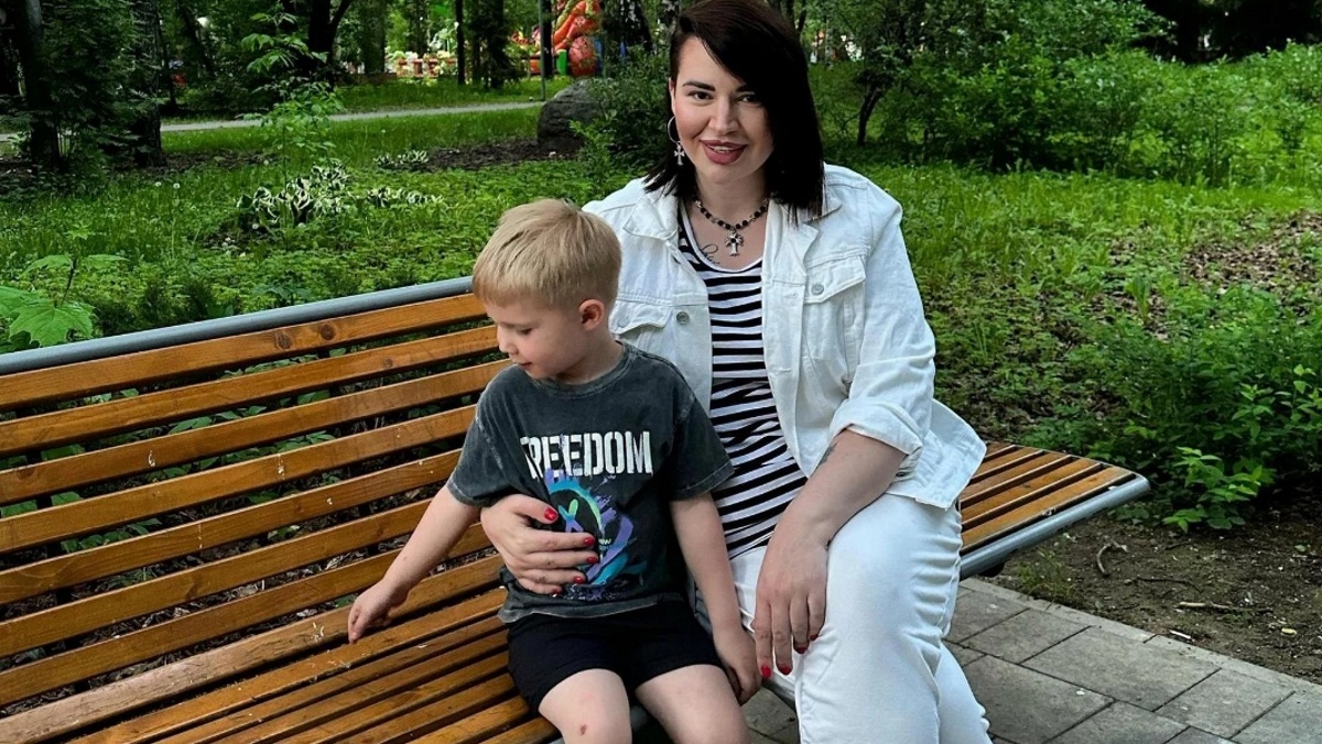 Саша Черно с сыном Стефаном. Фото: соцсети