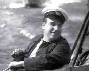 Анатолий Горюнов в роли Анатолия Красика. Кадр из фильма.