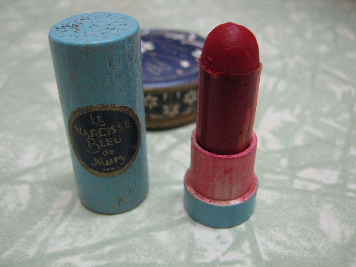    Древняя губная помада и ее тайны