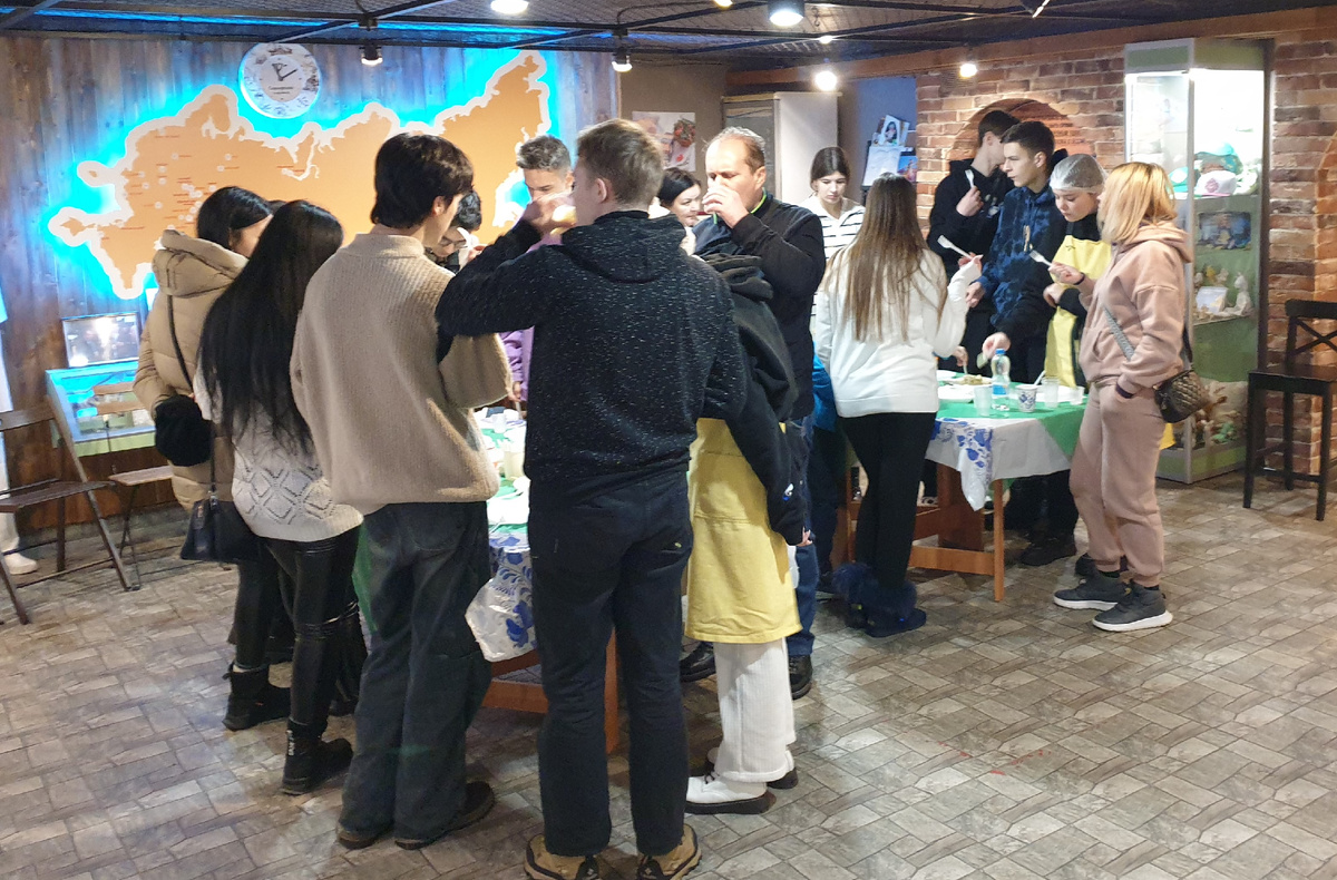 Школьники в музее сыра на дегустации и мастер-классе в Йошкар-Оле