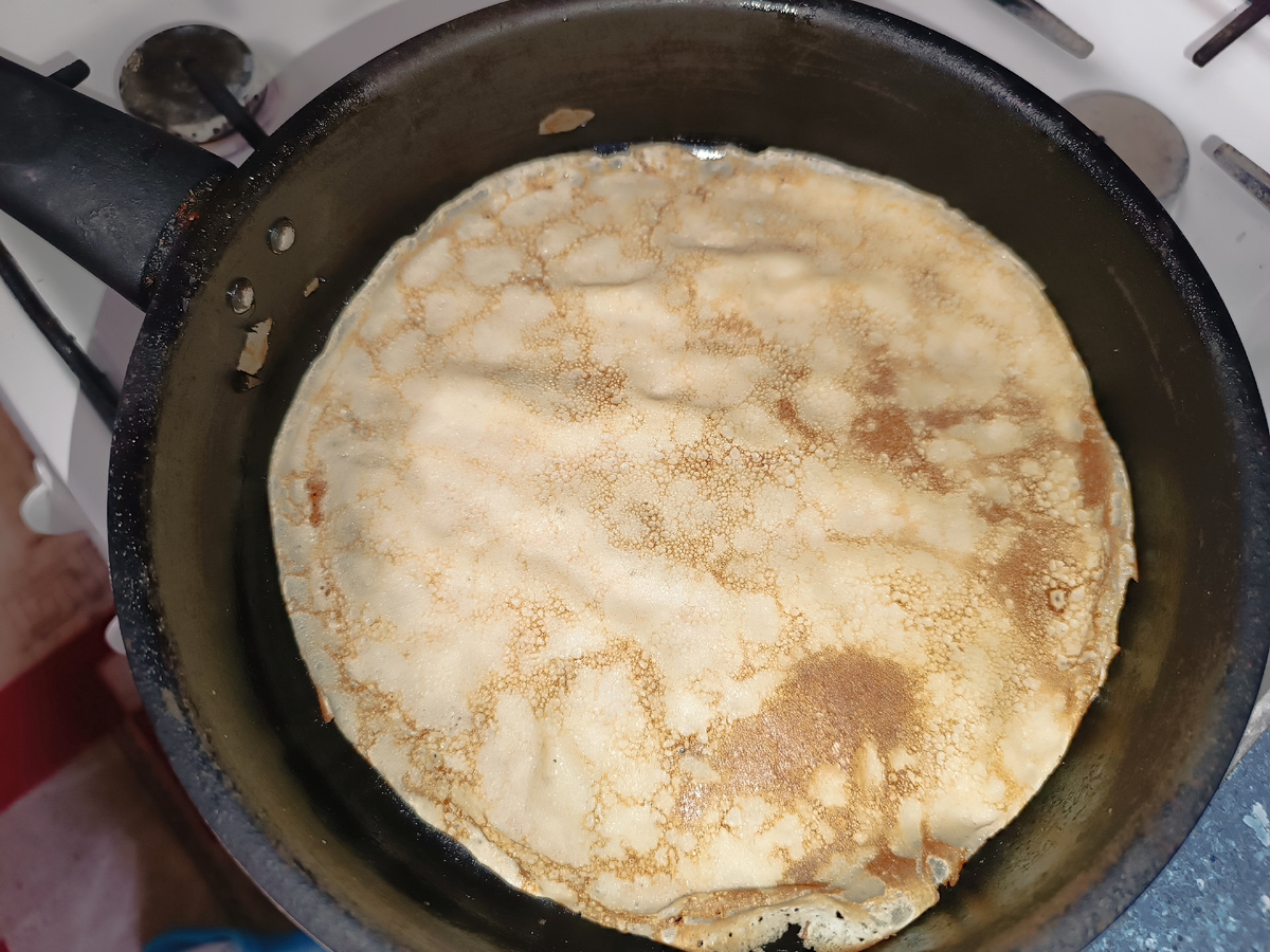 Блины на сковородке
