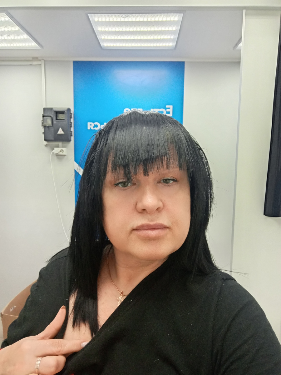 Челку, конечно,надо бы "доработать"!