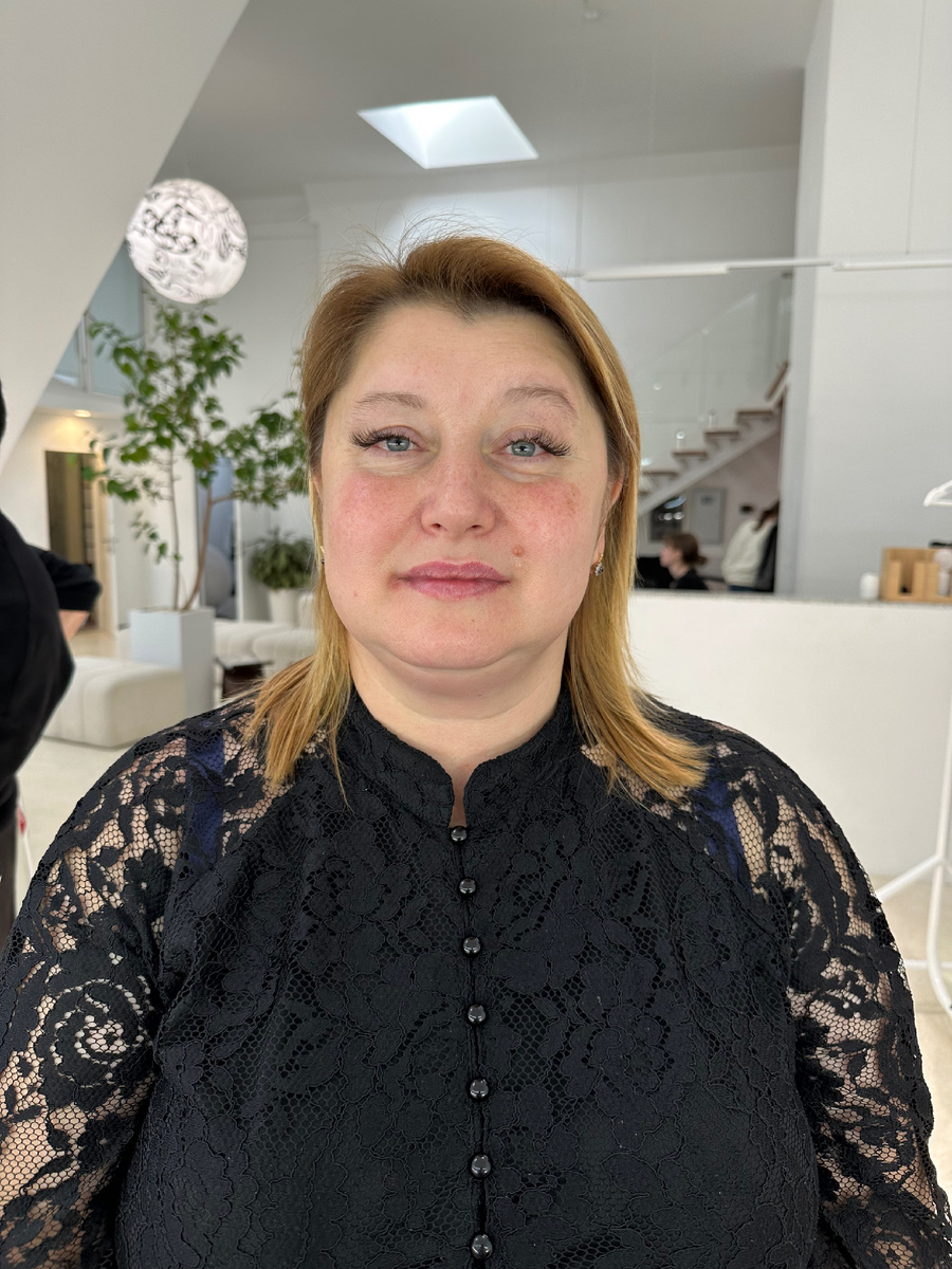 Как скрыть впадинки под глазами