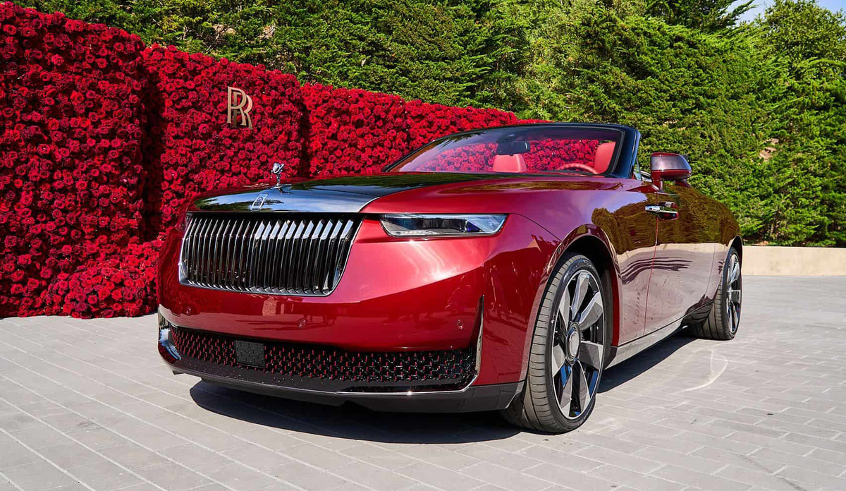 Rolls-Royce La Rose Noire Droptail