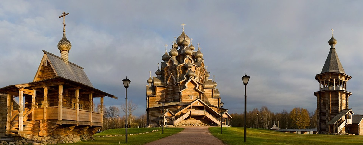 Территория усадьбы. Фото с сайта https://stihi.ru/2024/04/13/4398