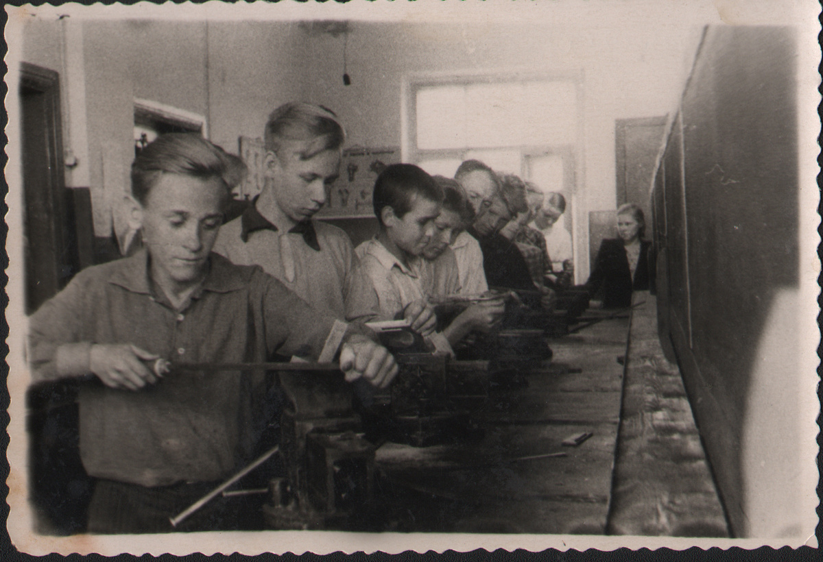 Пионер, комсомолец, коммунист, Александр Андреевич искренне служил выбранному один раз пути