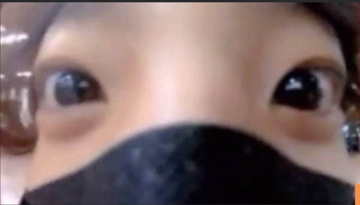 Не забываем ли держать осаночку? Большой Брат смотрит на Тебя! Аааааа!