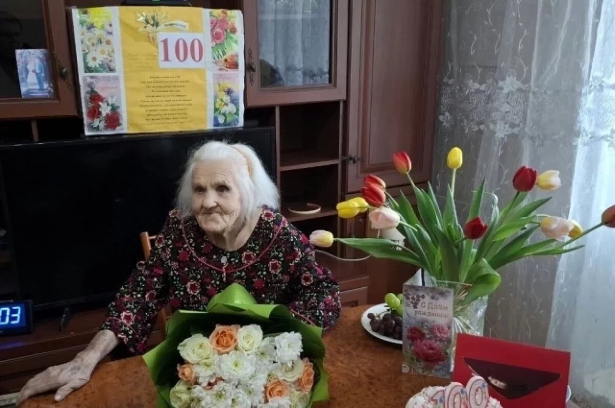    Труженица тыла из Андреаполя Нина Соловьева отметила вековой юбилей