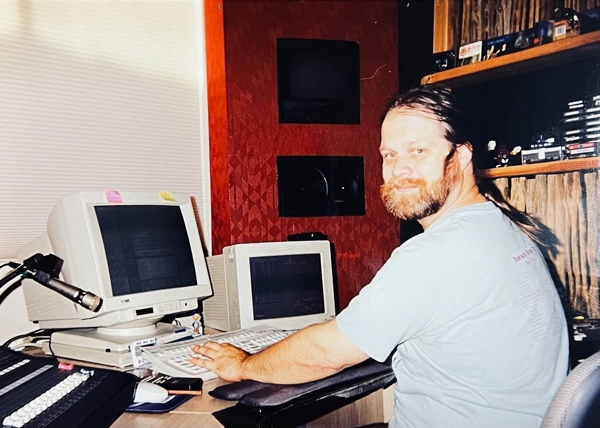 Звукорежиссёр Тодд Халлавел. 