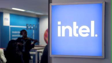 Intel не занимает лидирующие позиции в создании крупных AI-систем. В этой сфере доминирует Nvidia (Изображение: Reuters.)