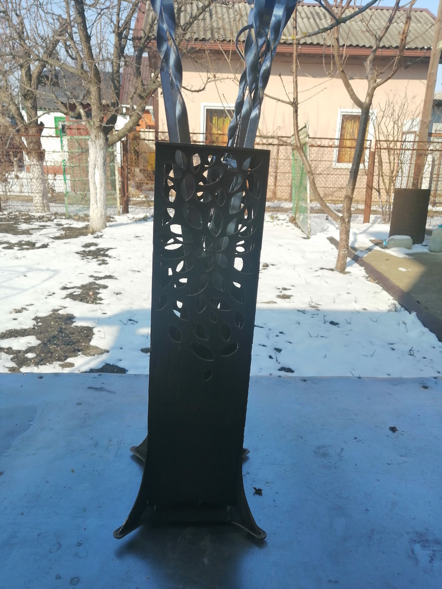 Подставка для шампуров.