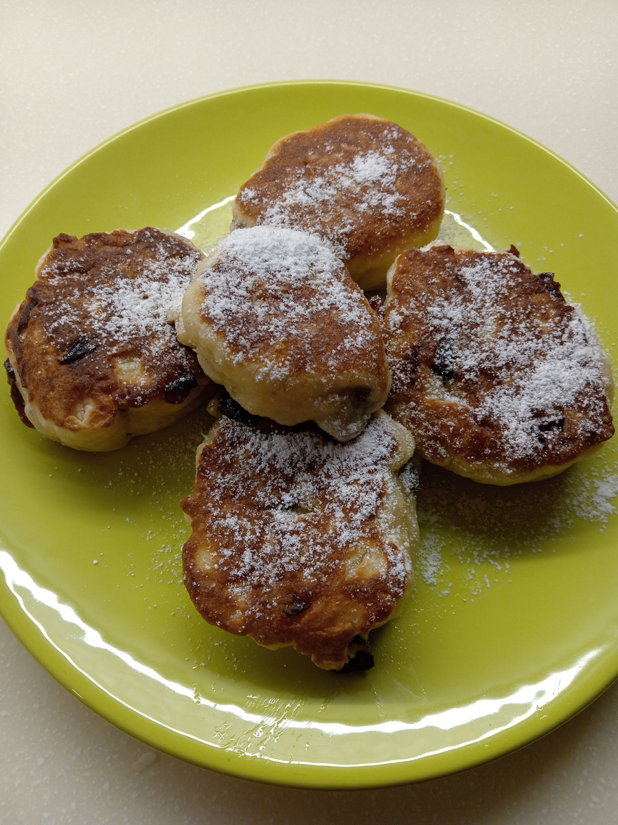 Оладьи с вяленой клюквой.