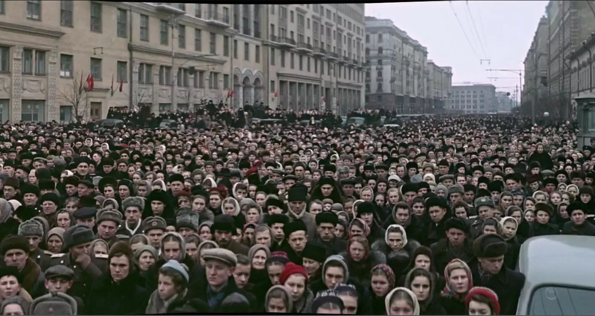 Ходынское поле Николая II критикуют все. Но никто не вспоминает Ходынское поле  Сталина  