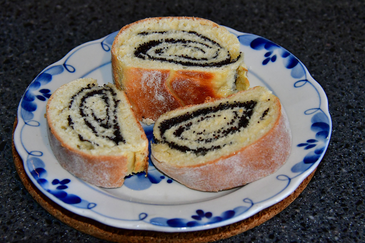 Рулет с маком