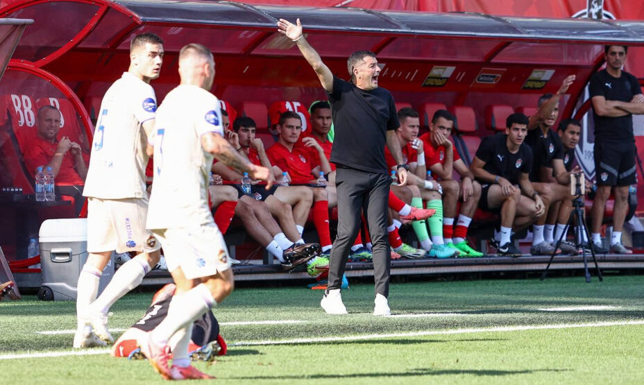    Главный тренер «Химок» Франк Артига был настроен побеждать. Фото: ФК «Химки»