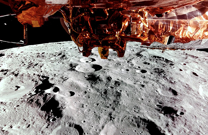    Космический корабль Blue Ghost компании Firefly Aerospace перед его посадкой на луну.Firefly Aerospace via X/Reuters