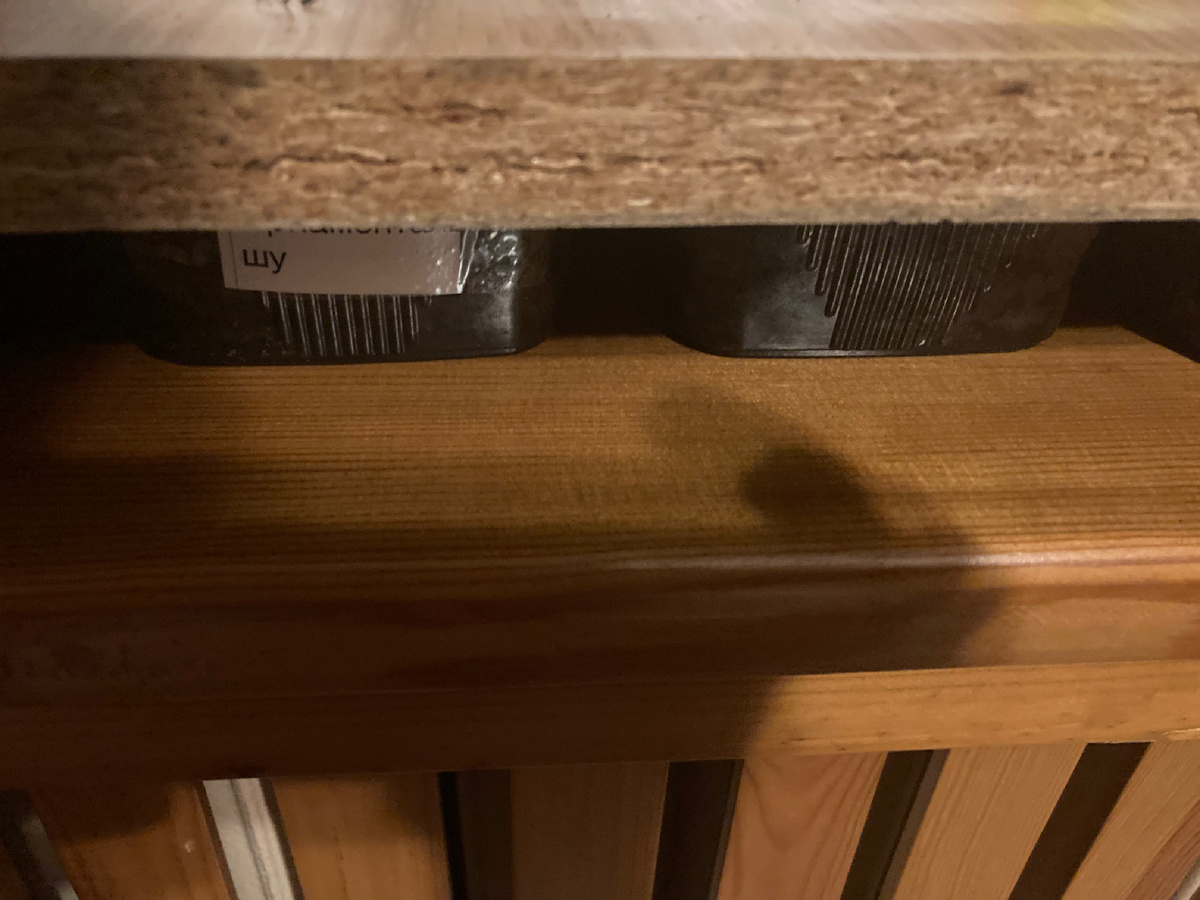 Спрятались в нише, фото мое