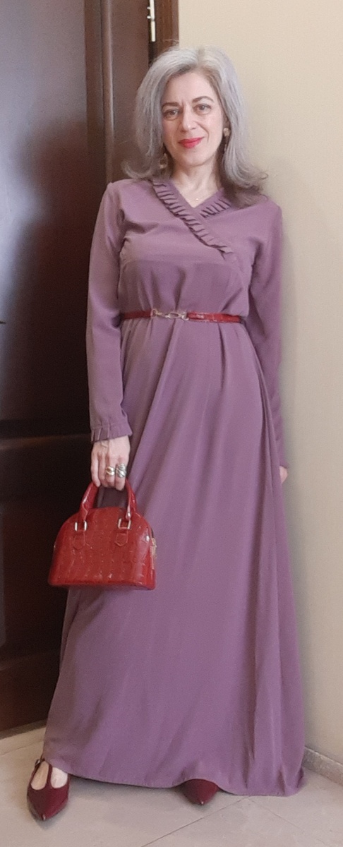 Платье в пол какого-то арабского производителя.