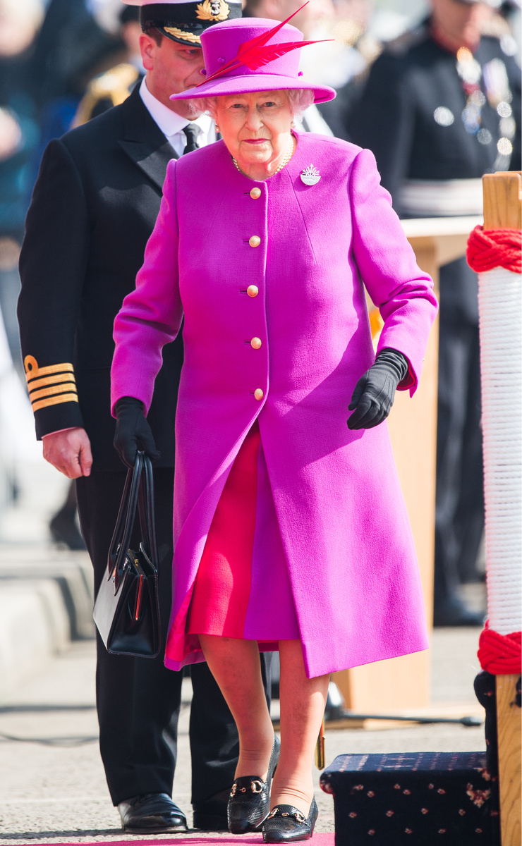 Елизавета II наносит визит в HMS Ocean в Плимуте, 20 марта 2015 год