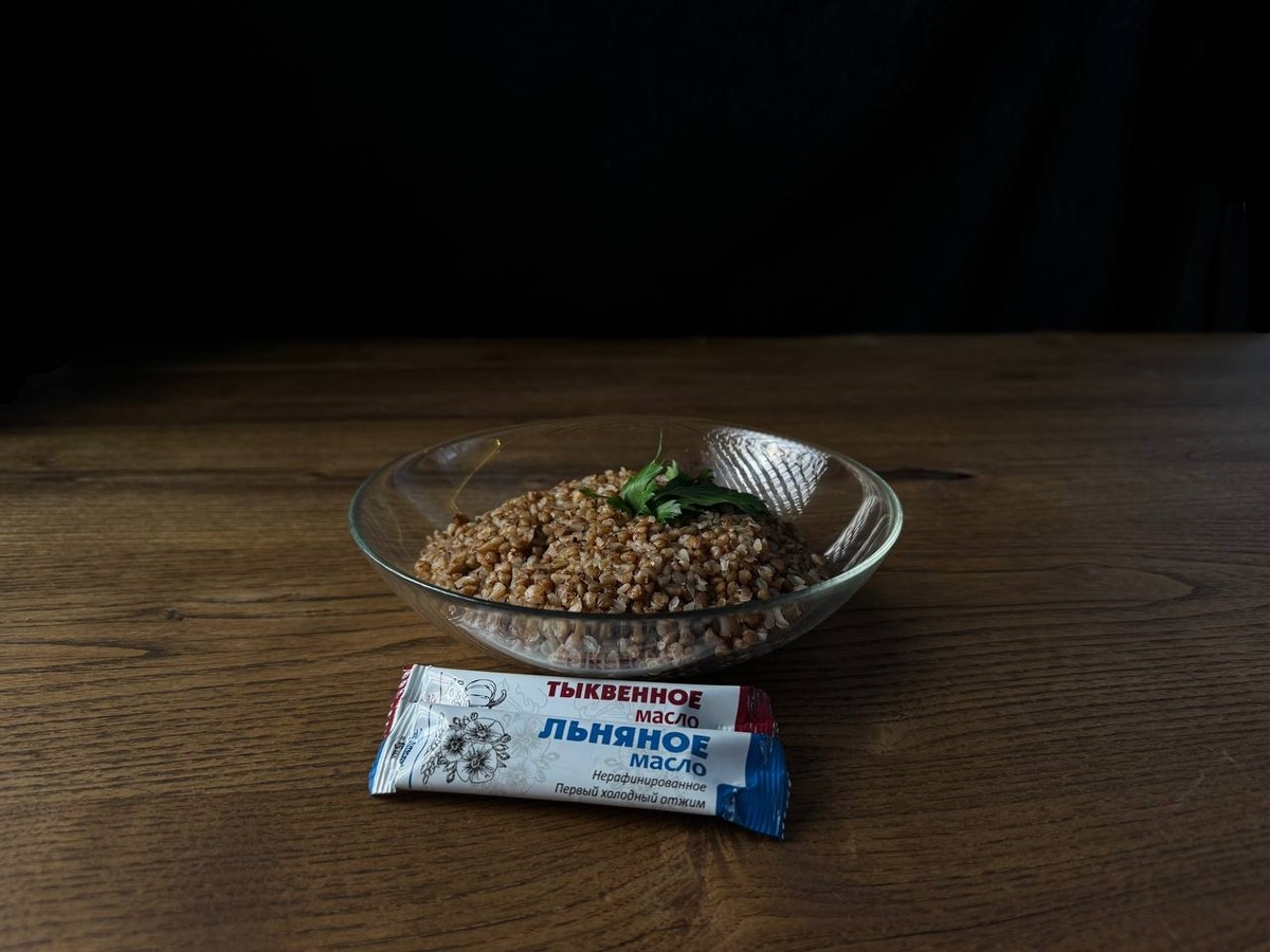 Гречневая каша с постным маслом.