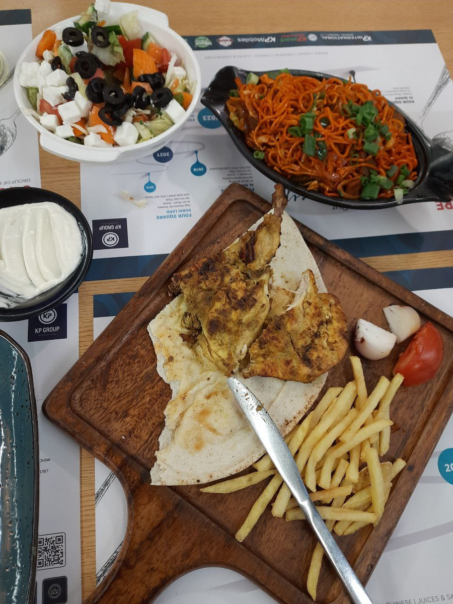 Порции действительно большие, но мяса обычно очень мало