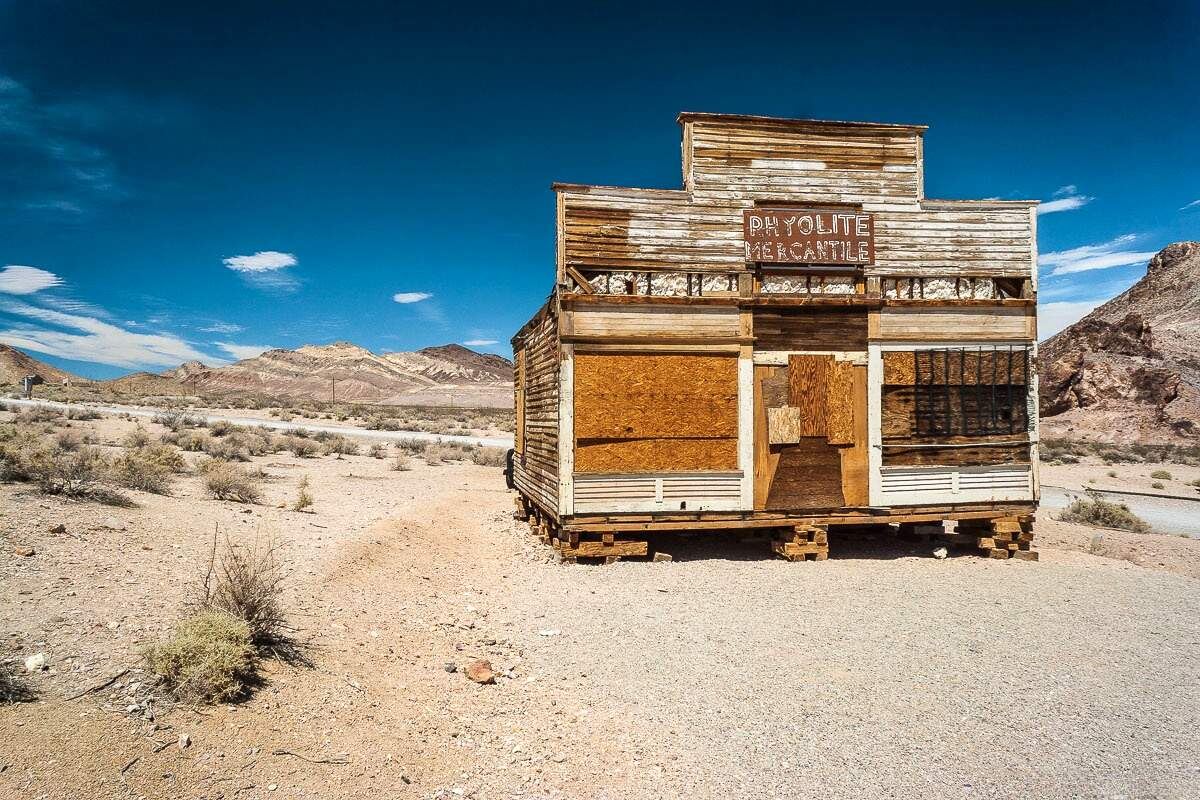 Остатки строений в Риолите. Источник: Яндекс картинки