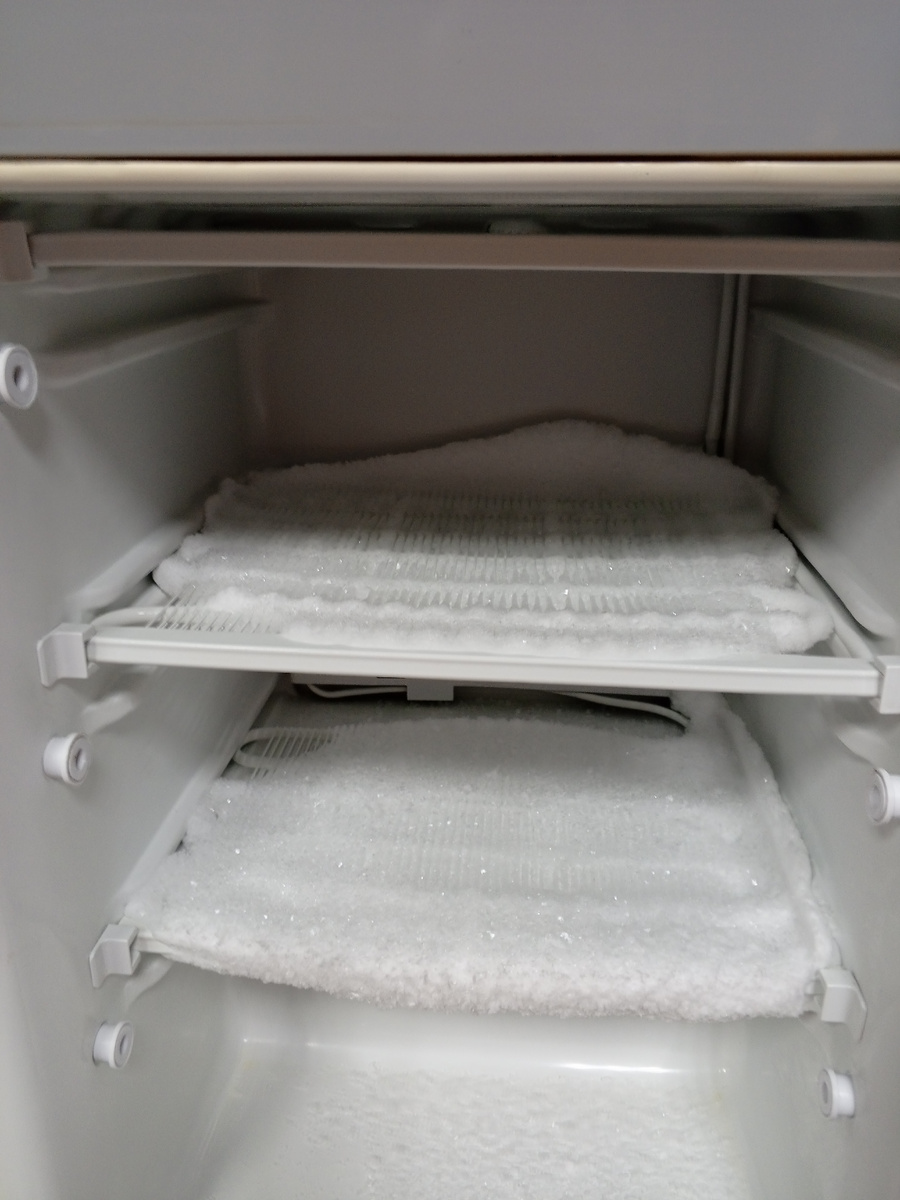 Можно в снежки играть