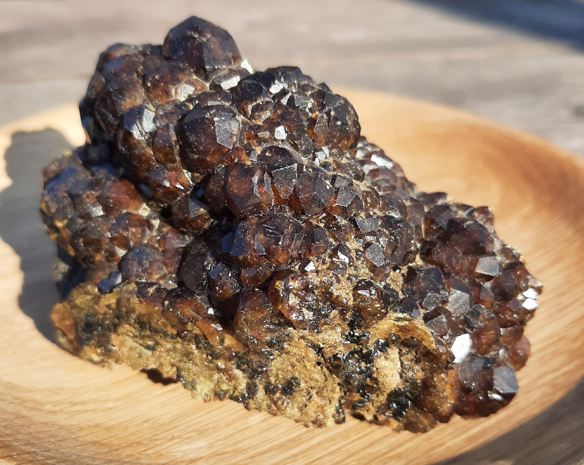 Гранат (андрадит)
месторождение Бор, Дальнегорск, Дальний Восток
Добыча 1960-е гг.
