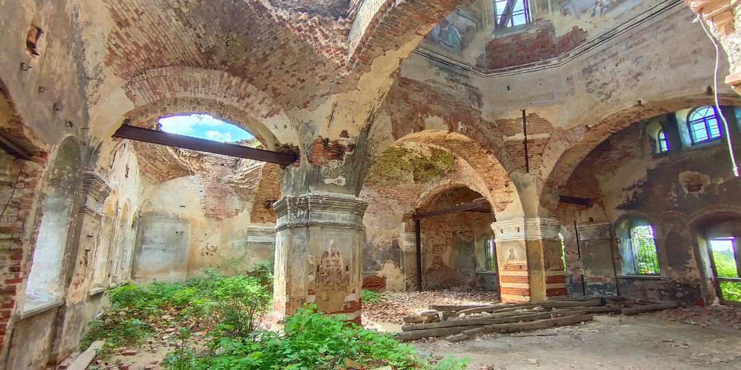 Почему строительство храма затянулось и при чем тут американский фермер - Заброшенный храм в Денисово Тульской области