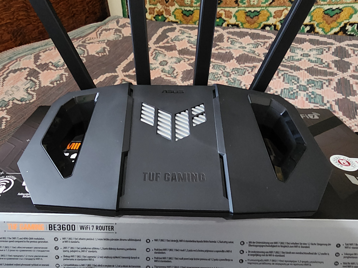 И правда как пульт от квадрика......