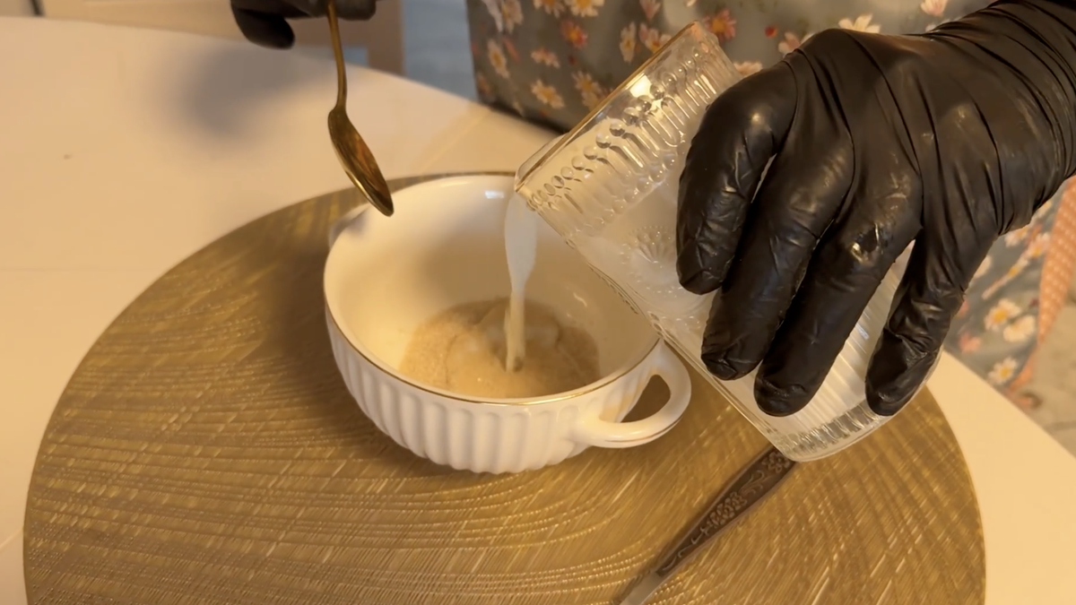 Затем немножко молока