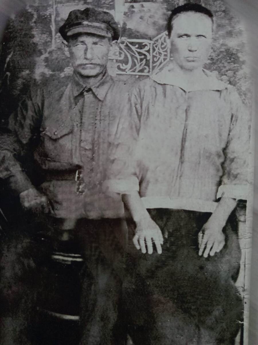 Мельников Егор Матвеевич и его жена Мельникова (Молокова) Дарья Алексеевна