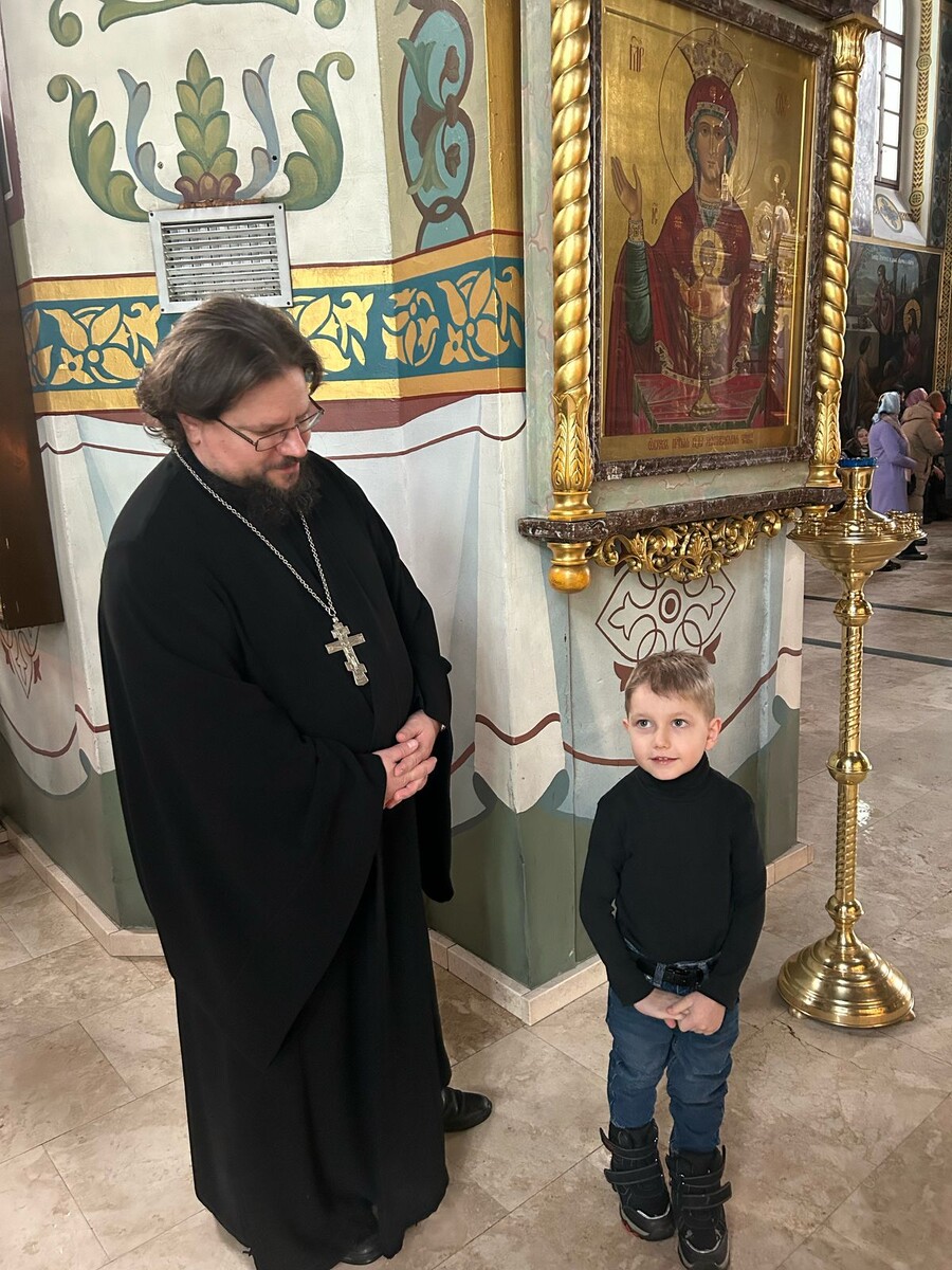 О. Анатолий и Витя в кафедральном соборе на чине прощения 🙏