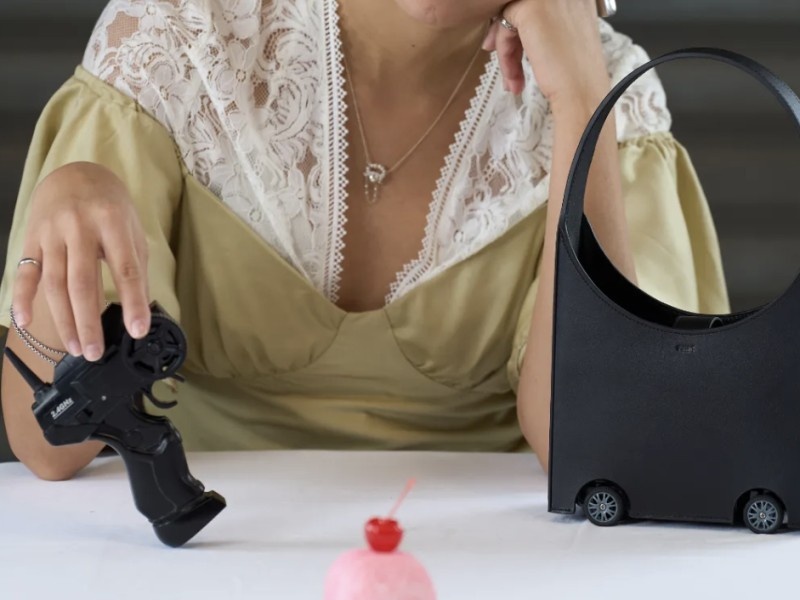    Сумка на радиоуправлении может разгоняться до 14,5 км/ч