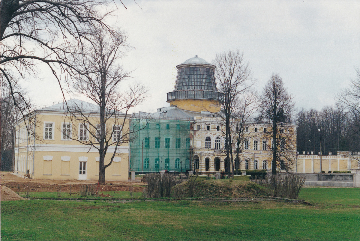 Главный дом с бельведером.