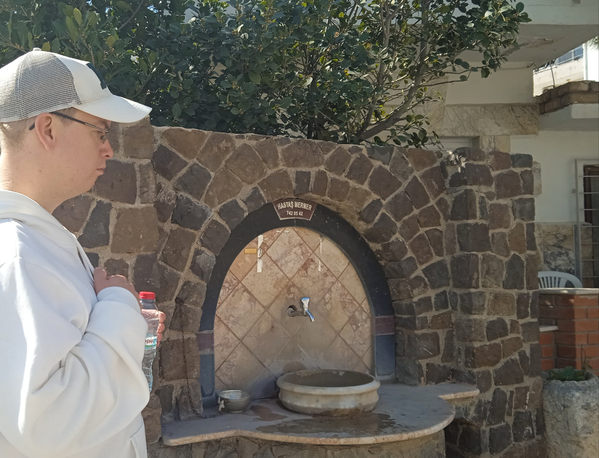 А мы с бутылкой