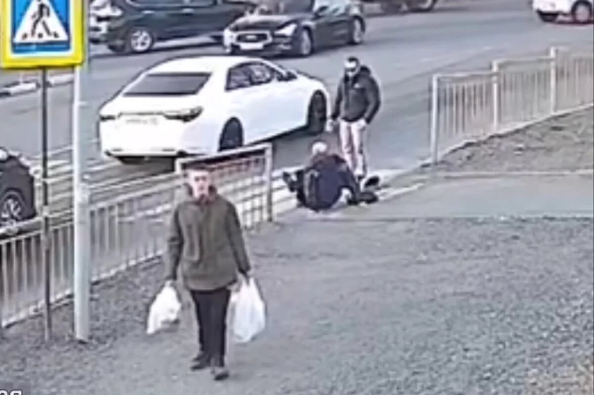    Утверждено обвинение водителю, избившему пожилого пешехода во Владивостоке