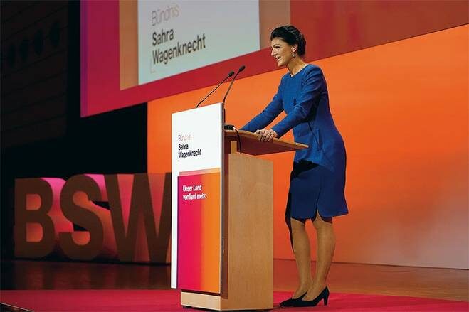    AP/TASS: Лидера партии ССВ Сару Вагенкнехт в России считали «своей» — до последних заявлений