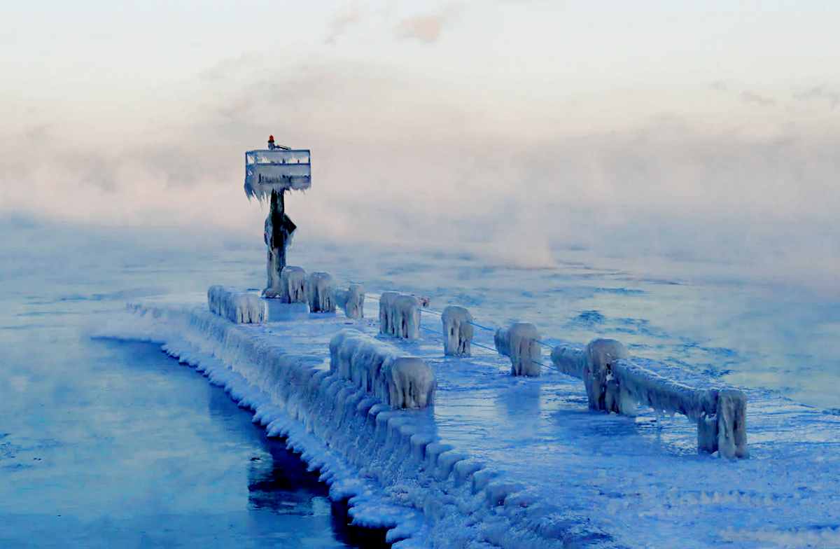 Замерзшее озеро Мичиган. Фото: assets2.cbsnewsstatic.com