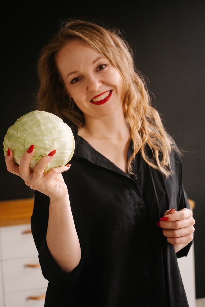 Капуста - прекрасный и очень полезный продукт. Но организм не сможет получить из нее все, что ему необходимо для жизни. Поэтому на одной капусте здоровый организм не построишь!