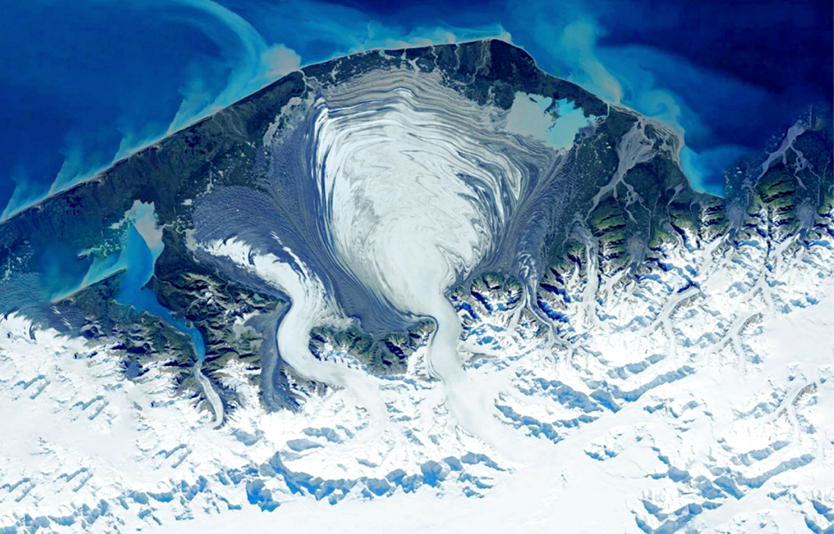 Таяние ледников Антарктиды, вид из космоса. Источник фото: arrajol.com